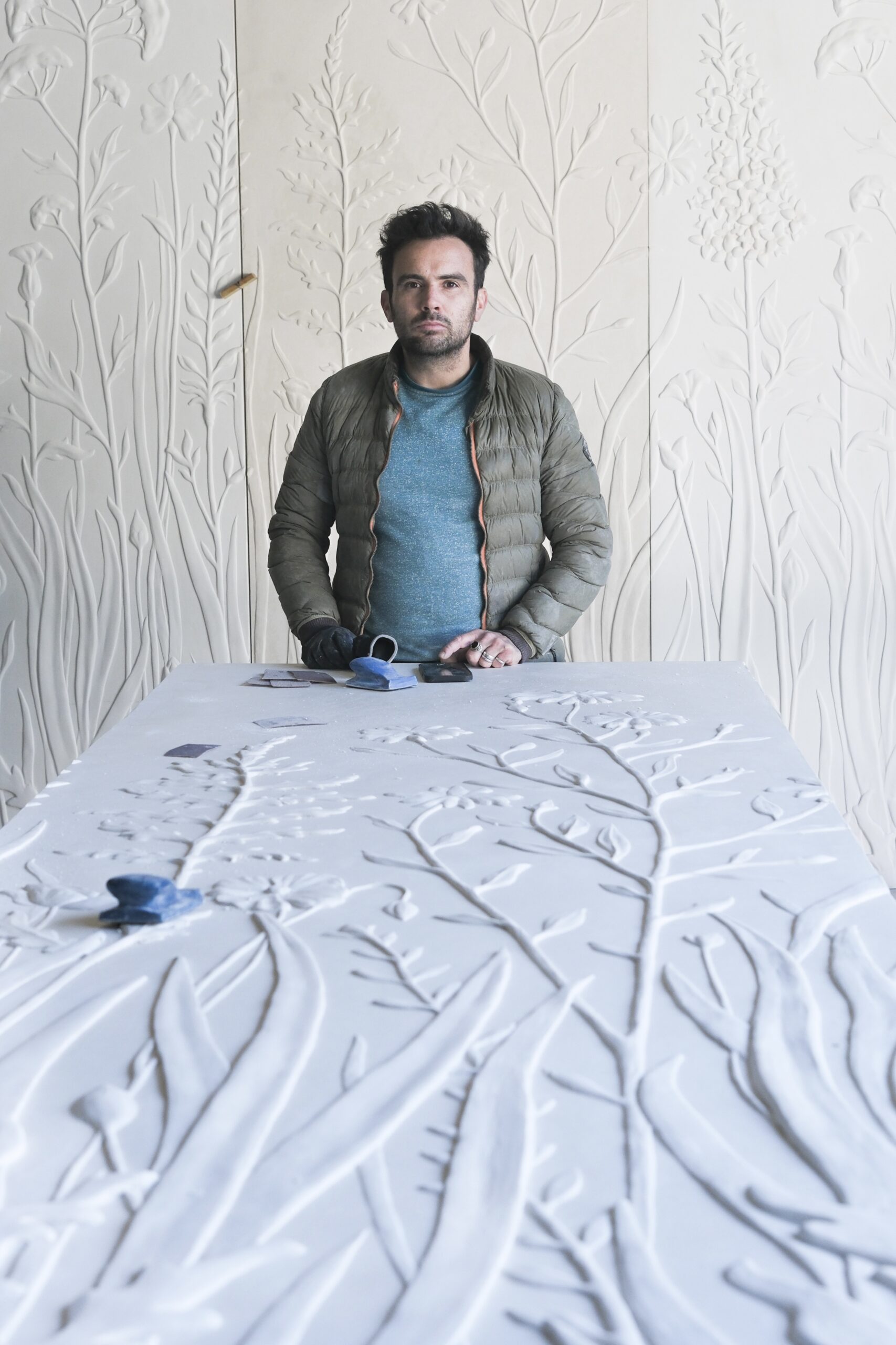 Artisan bas-relief, sculpture murale, design